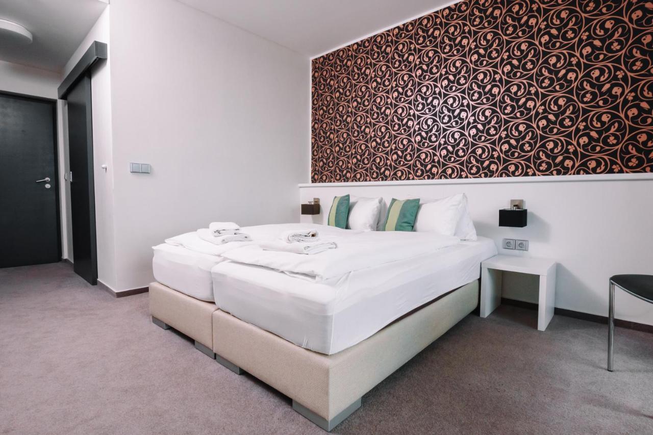 Velichovky K-Triumf Resort מראה חיצוני תמונה