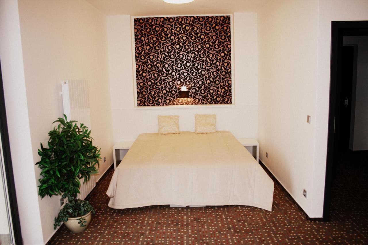 Velichovky K-Triumf Resort מראה חיצוני תמונה