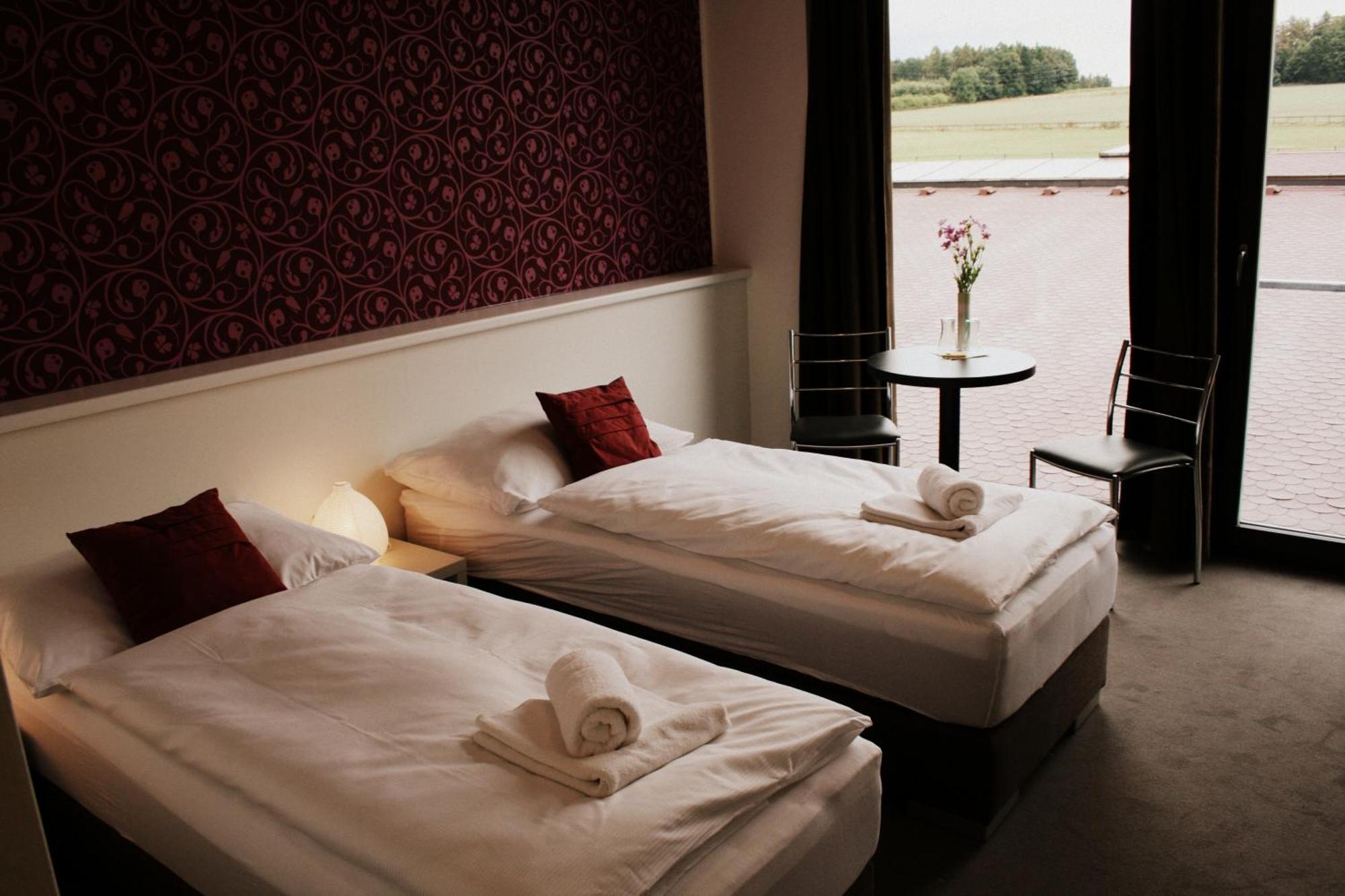 Velichovky K-Triumf Resort מראה חיצוני תמונה