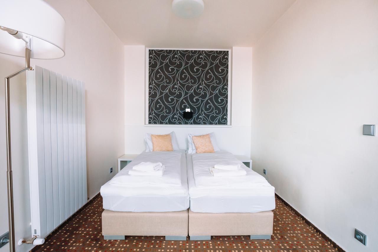 Velichovky K-Triumf Resort מראה חיצוני תמונה