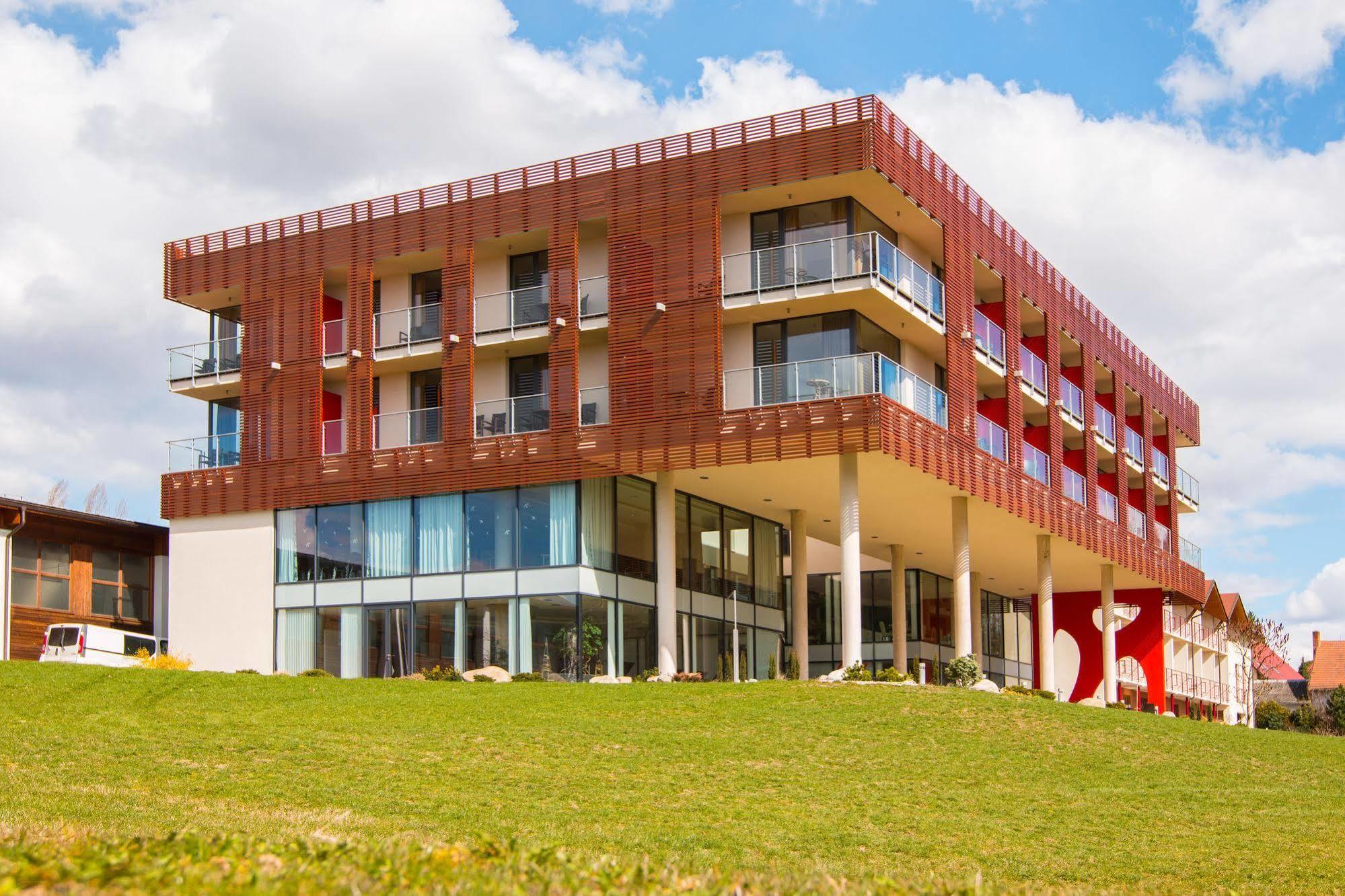 Velichovky K-Triumf Resort מראה חיצוני תמונה