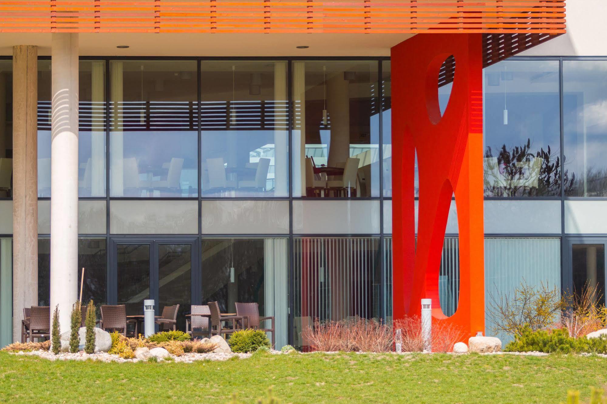 Velichovky K-Triumf Resort מראה חיצוני תמונה