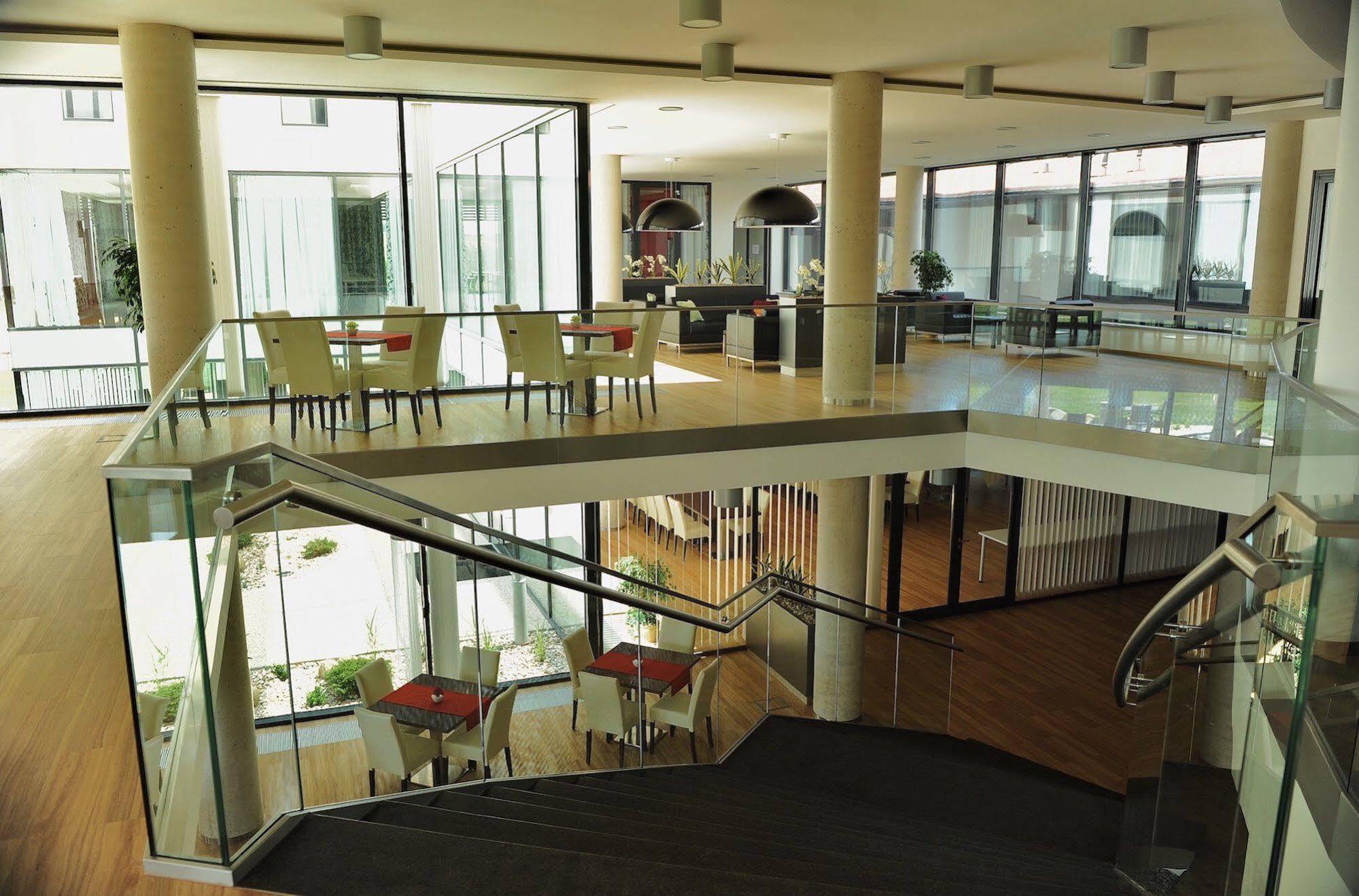 Velichovky K-Triumf Resort מראה חיצוני תמונה